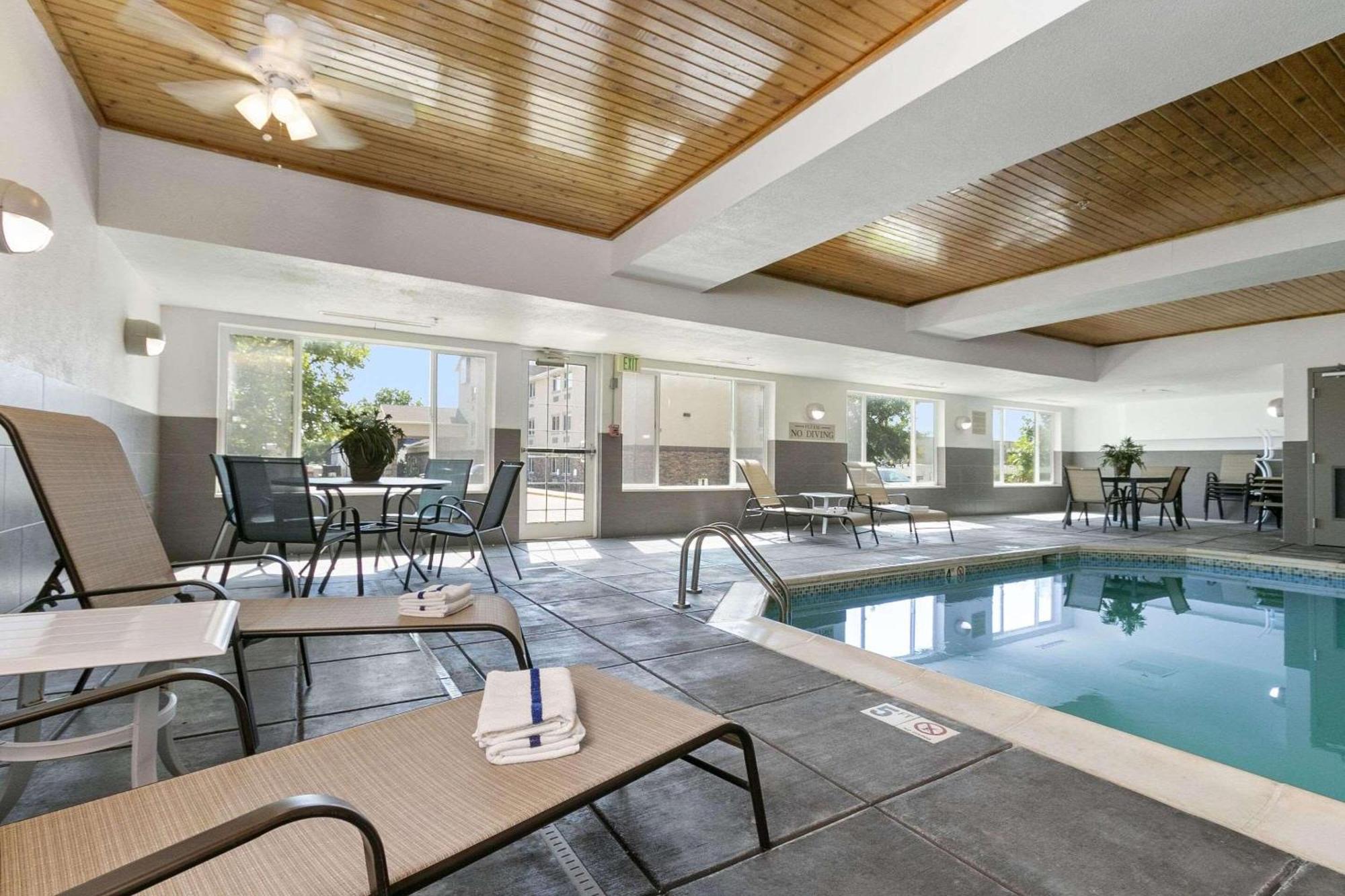 Country Inn & Suites By Radisson, Greeley, Co Εξωτερικό φωτογραφία